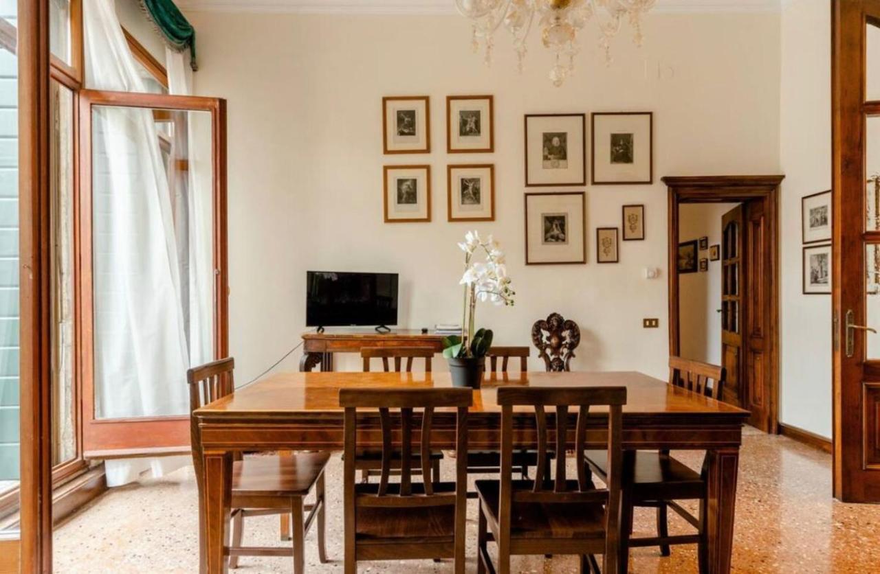 Apartment La Fenice Venedig