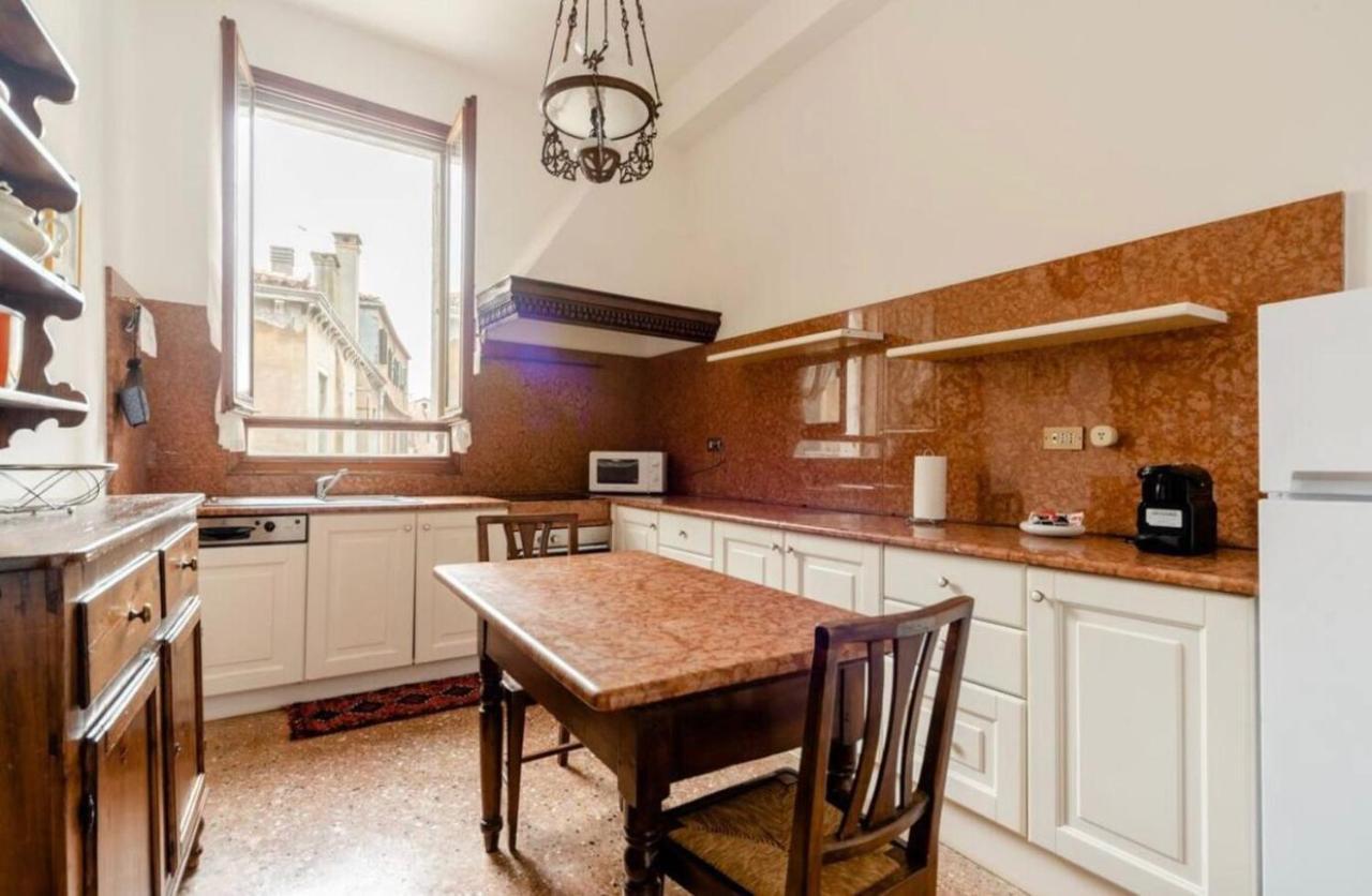 La Fenice Apartment Venedig