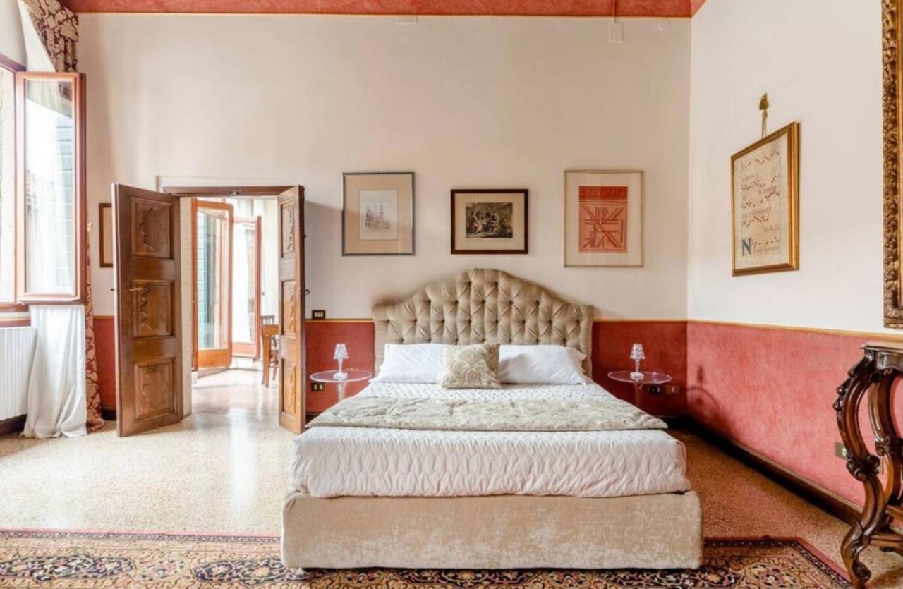 Apartment La Fenice Venedig